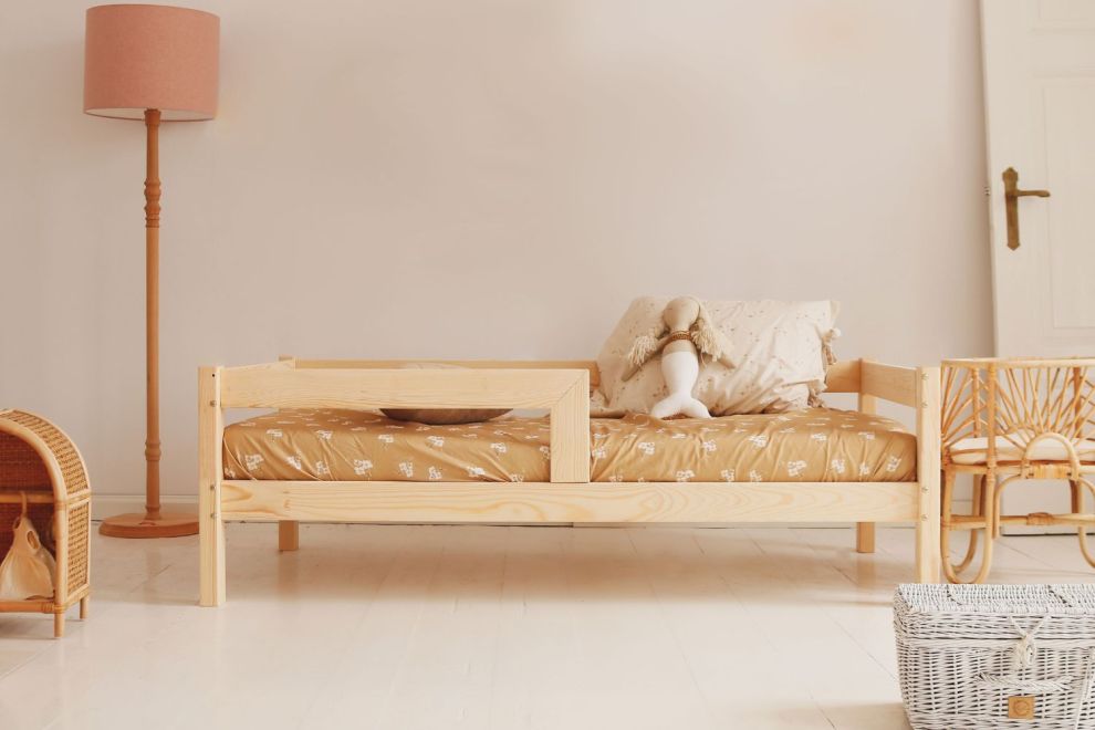 Brasilia Bed 90x200cm - Natural Wood - Side Entrance - 10cm from the floor