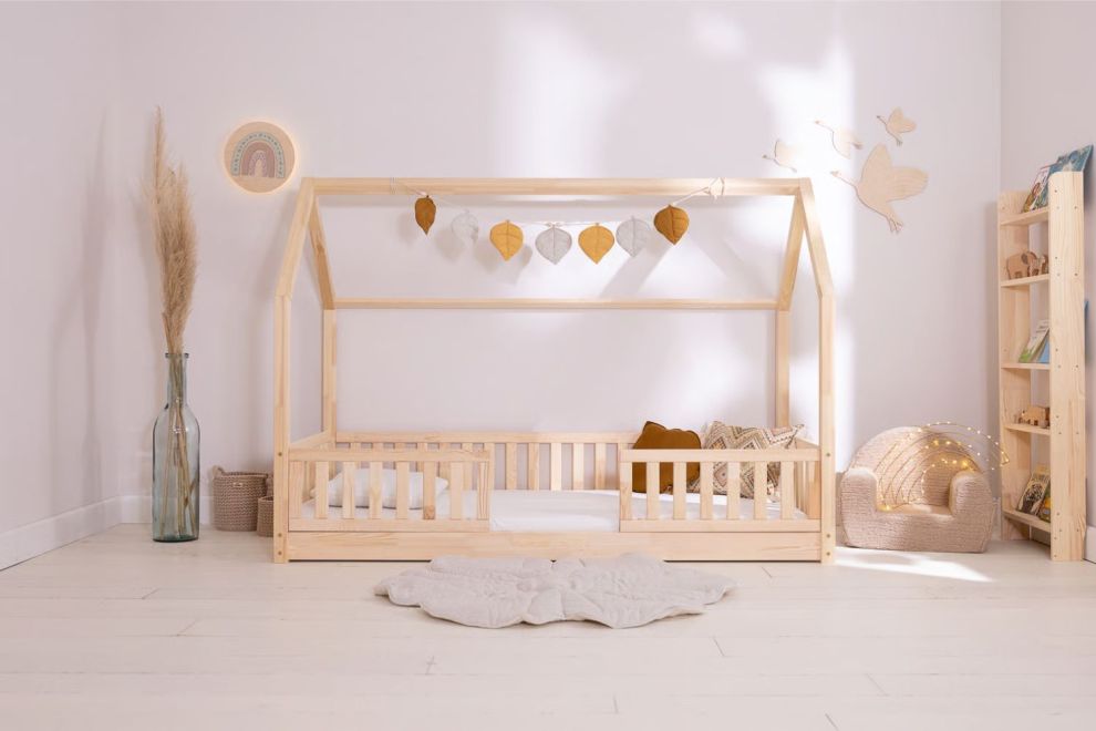 House Bed L Premium 90x190cm - Natural Wood - On the floor
