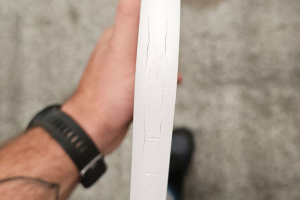 Ajudante de cozinha - Madeira natural e branco